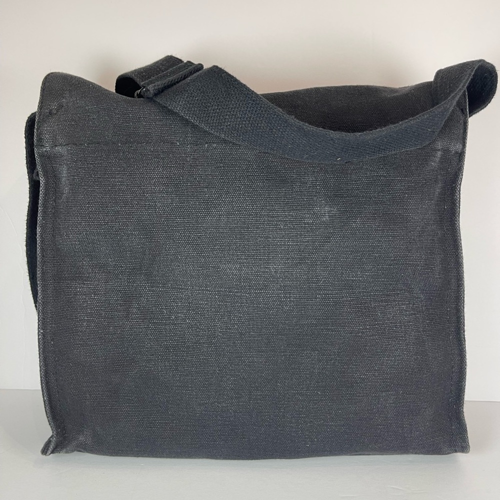 Military vintage-style canvas medic crossbody messenger bag - Picture 2 of 13